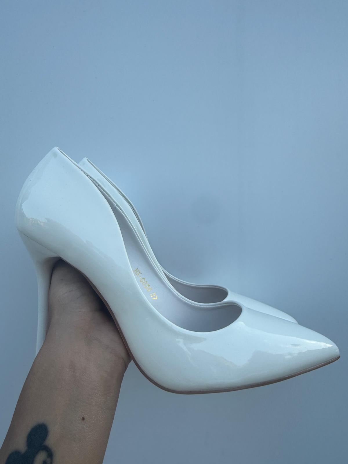 Decolletè White