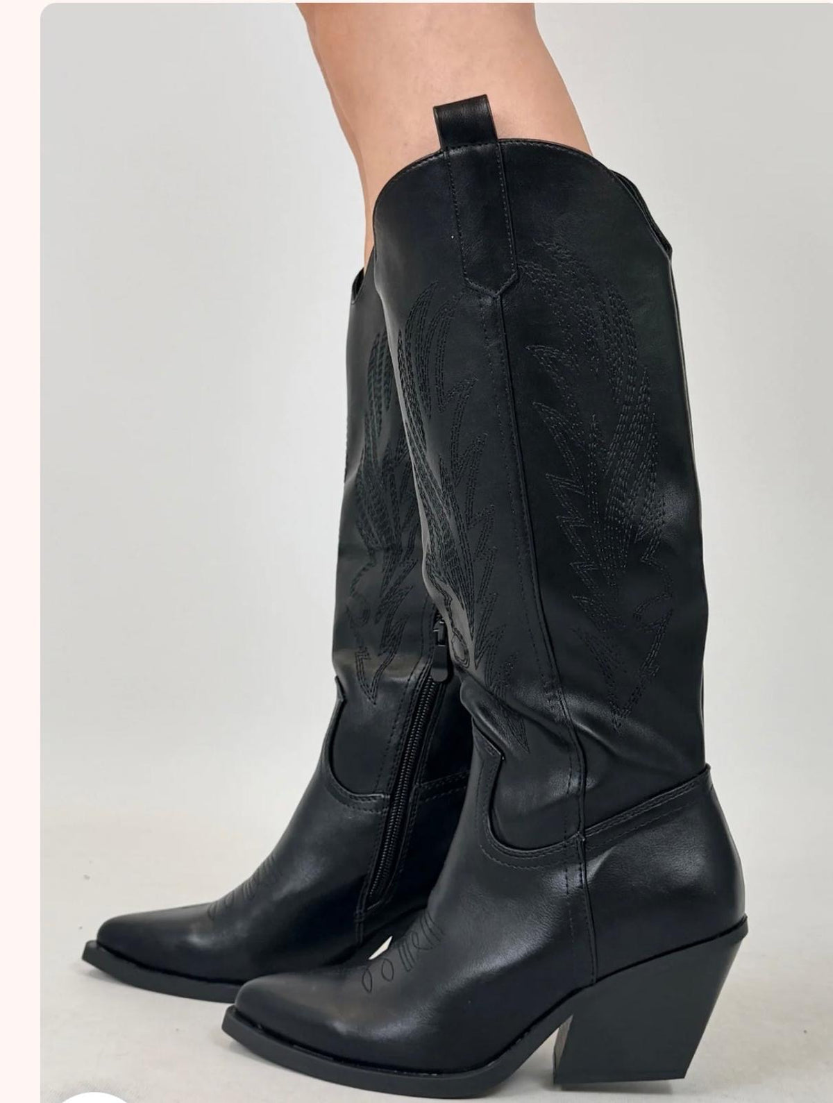 Texani Dakota Black