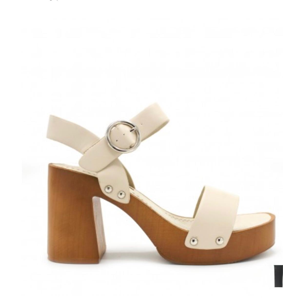 Zoccolo beige Carina